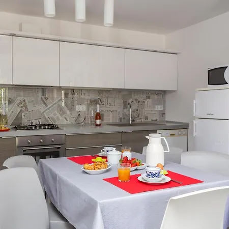 Apartman Seaside Kamelia *